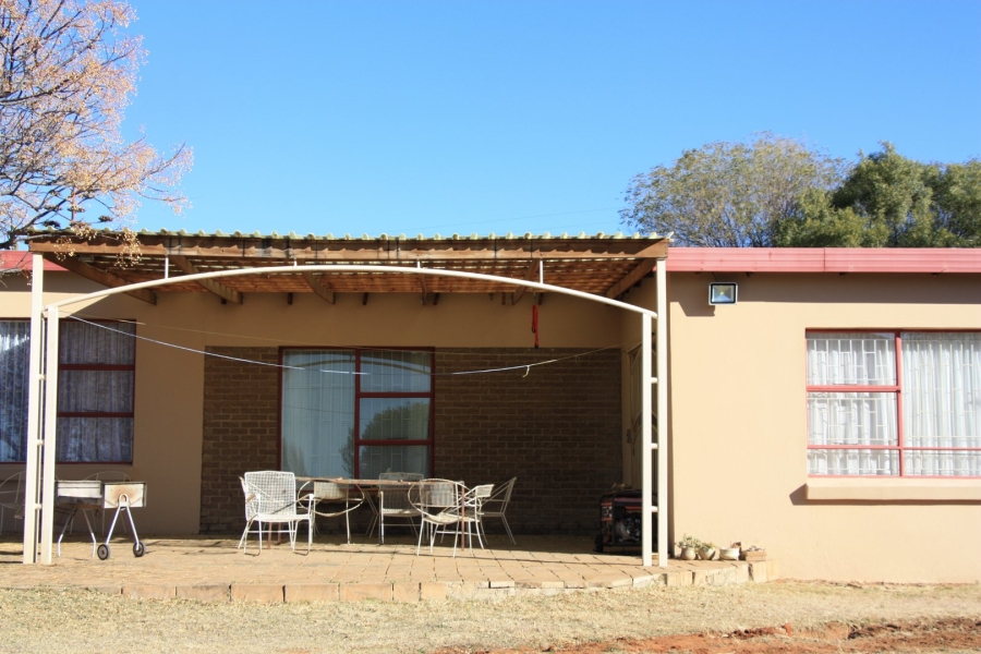 4 Bedroom Property for Sale in Bloemfontein Rural Free State